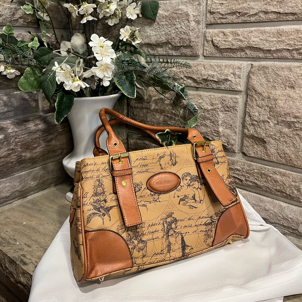 Paolo Bag - beige and brown with illustration.